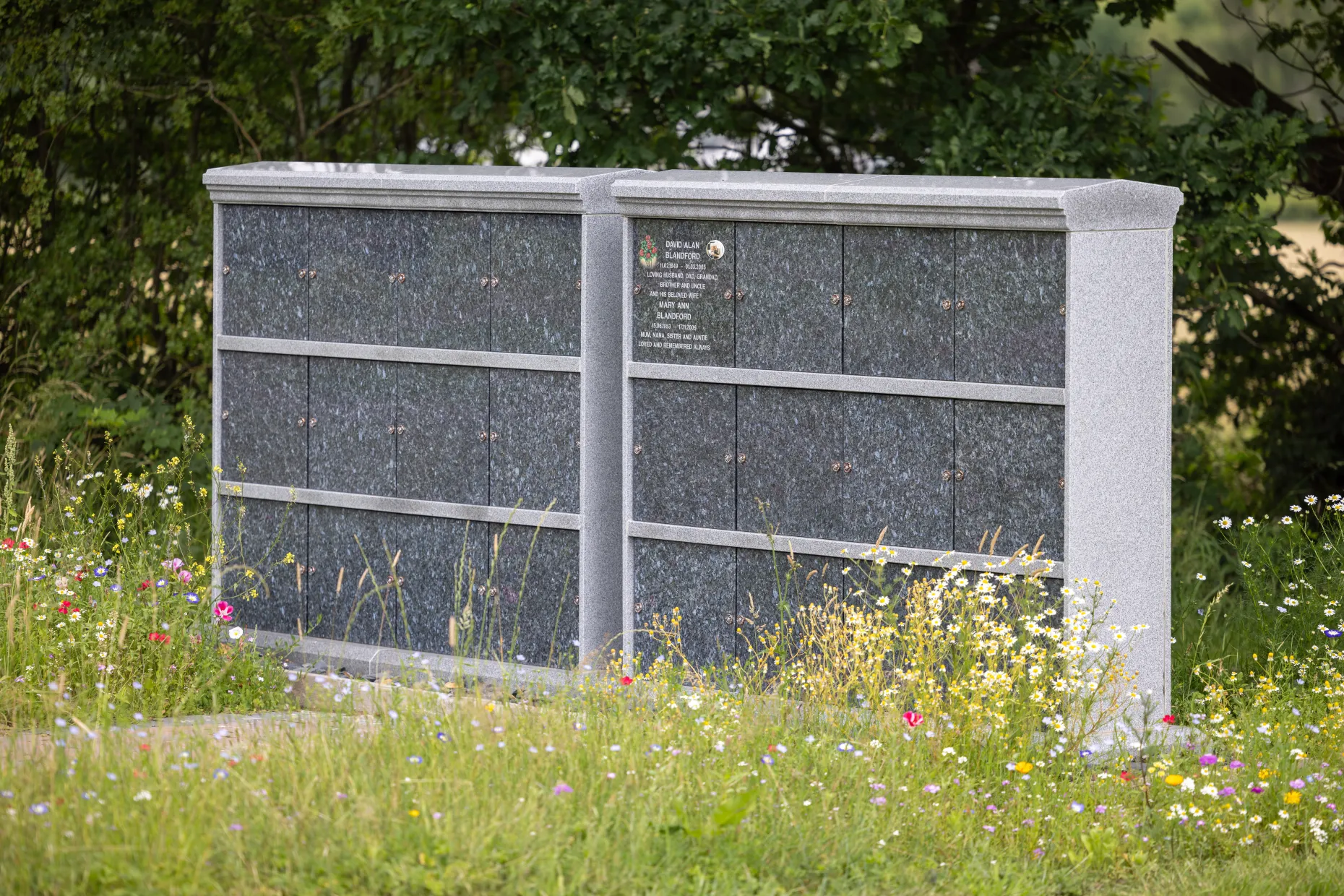 Memorial niche