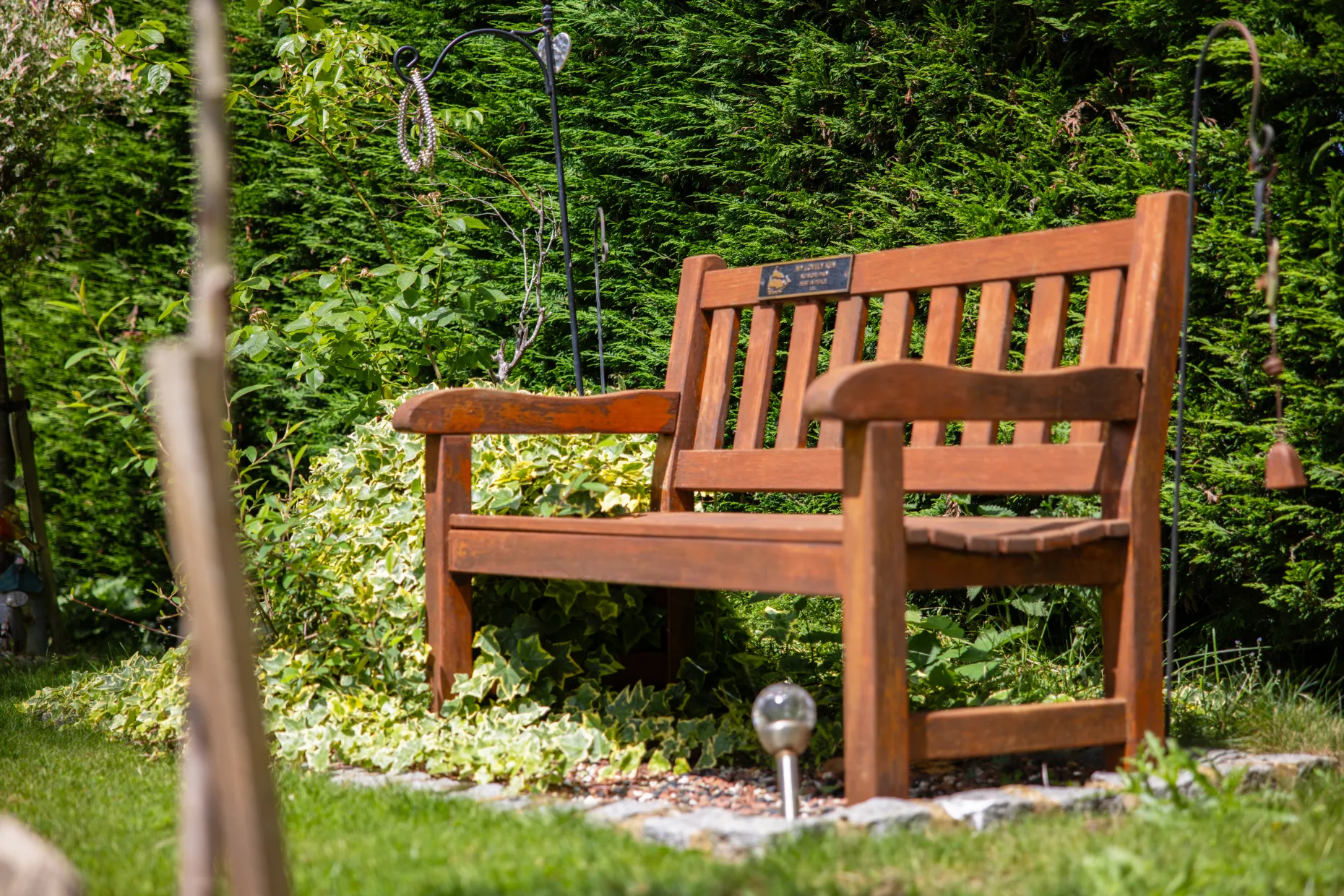 Memorial bench